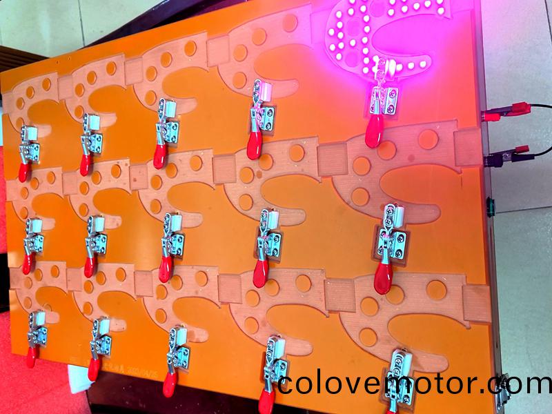 得(de)人精(jing)工老化(hua)治具(ju)，LED老化(hua)治(zhi)具，電池老(lao)化治具(ju)