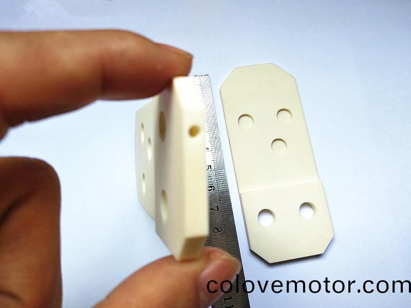 陶(tao)瓷吸嘴(zui)，鎢(wu)鋼(gang)吸嘴，定(ding)製吸嘴(zui)，得人(ren)精(jing)工定(ding)製加工吸嘴，微(wei)孔(kong)吸(xi)嘴