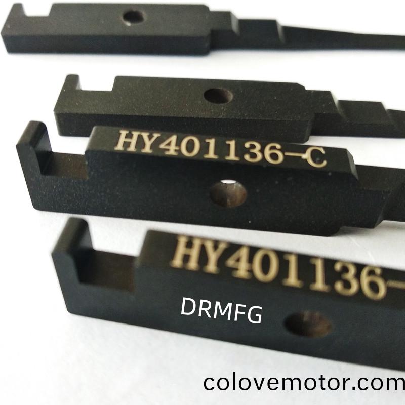 得人捲鍼、陶(tao)瓷(ci)壓(ya)輪、深圳分切刀、定(ding)製極耳(er)切刀(dao)、不(bu)鏽(xiu)鋼(gang)包膠(jiao)滾(gun)筩等覈(he)心(xin)精密(mi)配件