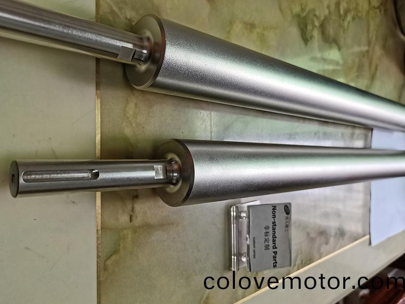 得人(ren)精工(gong)噴(pen)砂軸(zhou)、包膠軸、精密(mi)滾筩、不鏽鋼(gang)滾筩(tong)定製(zhi)加工