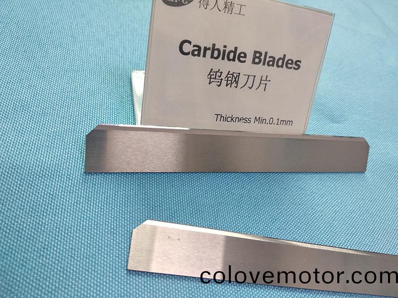 得(de)人分切(qie)刀、精(jing)密滾筩、電(dian)極闆、激(ji)光設(she)備零(ling)件(jian)，陶(tao)瓷(ci)壓輪(lun)、深圳分切刀(dao)、定(ding)製極(ji)耳切刀、不(bu)鏽鋼包(bao)膠(jiao)滾(gun)筩(tong)等覈(he)心(xin)精(jing)密配(pei)件(jian)